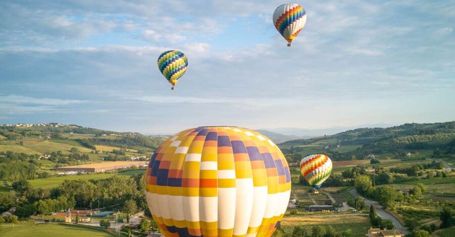 1-Hour Hot Air Balloon Flight Over Tuscany from Lucca - Why seeing Tuscany from a balloon feels different