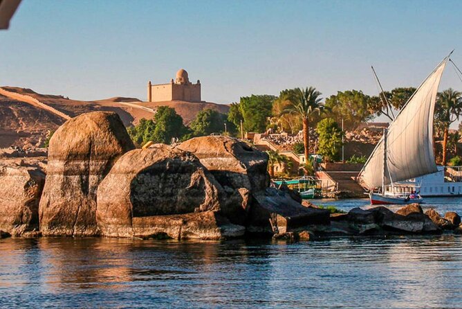 3 NIGHTS NILE CRUISE including ABUSIMBEL, HotAir Balloons - Day 2: Abu Simbel is worth the early alarm