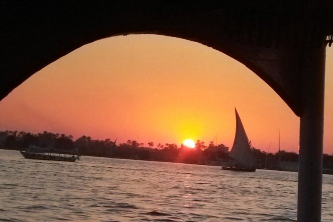 4 Days Nile Cruise, Aswan to Luxor AbuSimbel optional hot balloon - Day 1: High Dam views and Philae’s island temple