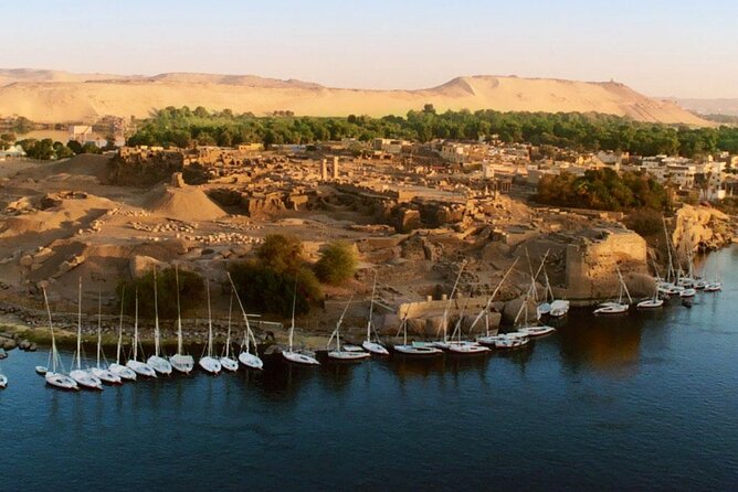 4-Days Nile Cruise Tour From Aswan To Luxor and Hot Air Balloon on M/S Le fayan - Day 2: Kom Ombo, Edfu, and a full day on the river