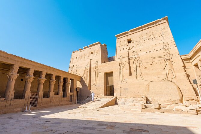 4-Days Nile Cruise Tour From Aswan To Luxor and Hot Air Balloon on M/S Le fayan - Day 3: Luxor Temple and the giant halls of Karnak