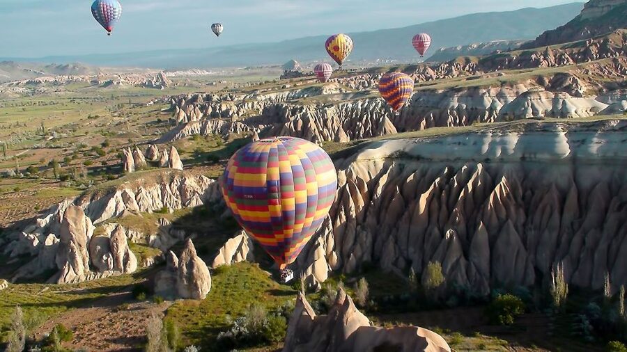 5 Days Istanbul to Cappadocia by Plane + Hot air Balloon - What the $1,299 price really covers