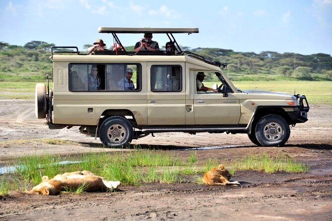 7 Day Private Jeep Safari, 5 star lodges with Balloon Ride Kenya - Day 5: The long road to Amboseli