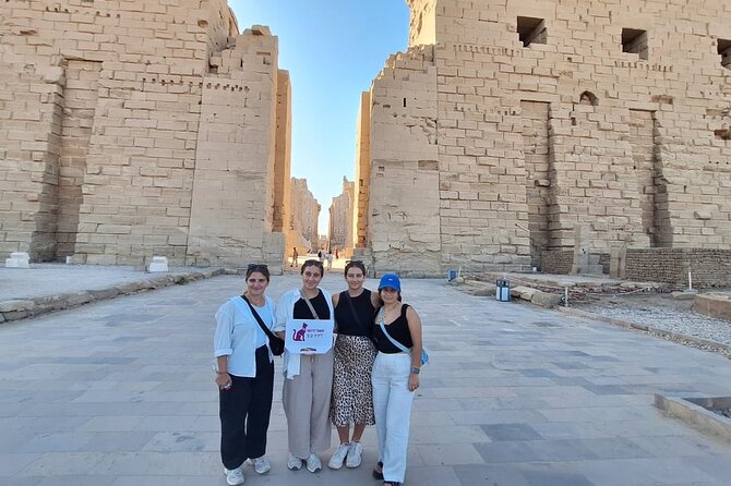 9 Days Egypt Tour with Cairo, Nile cruise, Abu Simbel and Balloon - Day 5: Edfu by horse and carriage, then Kom Ombo