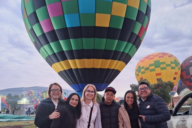 All-inclusive hot air balloon flight over Teotihuacan - Two hours among the Pyramid of the Sun and Moon