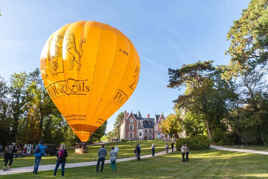 Amboise Hot-Air Balloon Sunrise Ride over the Loire Valley - One hour above vineyards, rivers, and châteaux