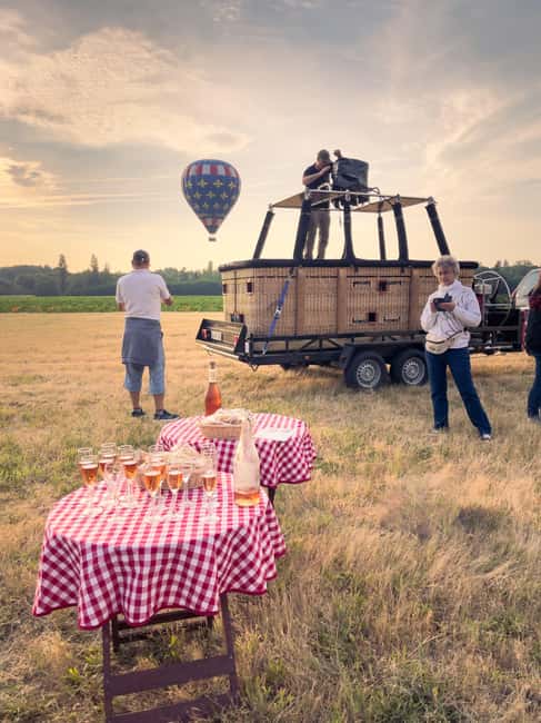 Amboise Hot-Air Balloon Sunrise Ride over the Loire Valley - Meeting at Île d’Or and riding to the launch site