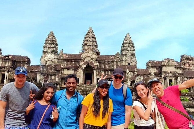 Angkor Wat plus Balloon Ride with Khmer Lunch - Reading the carvings and courtyards
