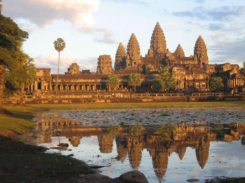 Angkor Wat: Small-Group Tour with Balloon Ride and Lunch - Buying the Angkor Pass before the temples