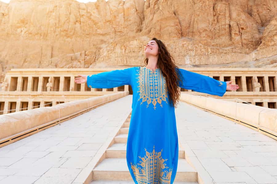 Aswan: Luxor Day Trip with Sunrise Hot Air Balloon & Felucca - Hatshepsut’s temple and the workers’ village