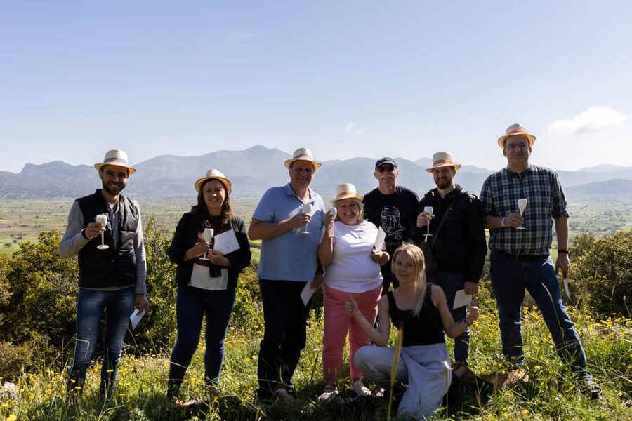 Athens: Hot-Air Balloon Flight Experience with Snacks & Wine - Should you book the Athens balloon flight?