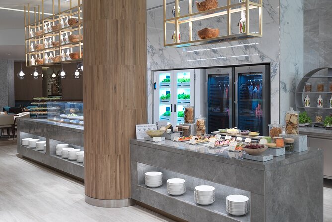Atlantis the Palm Buffet with Balloon Dubai or Monorail Day Pass - What this Atlantis dinner package actually includes
