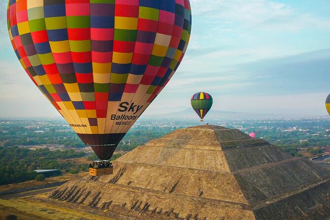 Balloon adventure: transfer+breakfast in the cave+guided pyramids - Is $242.10 good value?