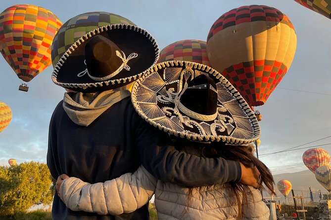 Balloon Flight and Teotihuacan Tour w/Breakfast from Mexico City - Breakfast beneath the rock at La Gruta or La Cueva