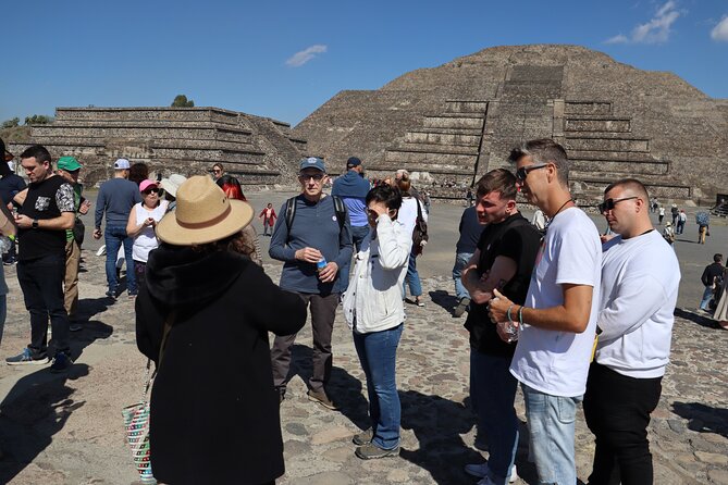 Balloon Flight and Tour in Teotihuacán from Mexico City - A short artisan stop and the mezcal tasting