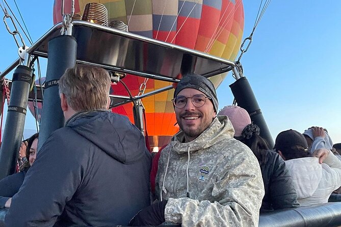 Balloon Flight at Sunrise over Teotihuacan - Meeting at the Ángel de la Independencia before dawn