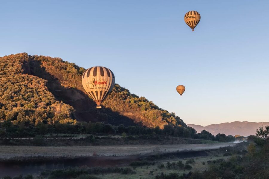 Balloon flight in la Garrotxa with transfer from Barcelona - Key points at a glance