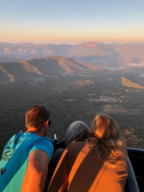 Balloon flight in la Garrotxa with transfer from Barcelona - Who will enjoy this morning most