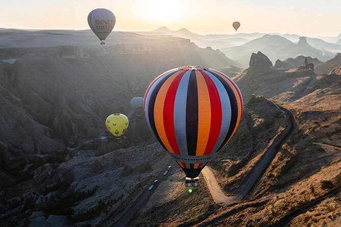 Balloon Flight over Soganli Valley Cappadocia / Lord Balloons - Breakfast before the balloons rise