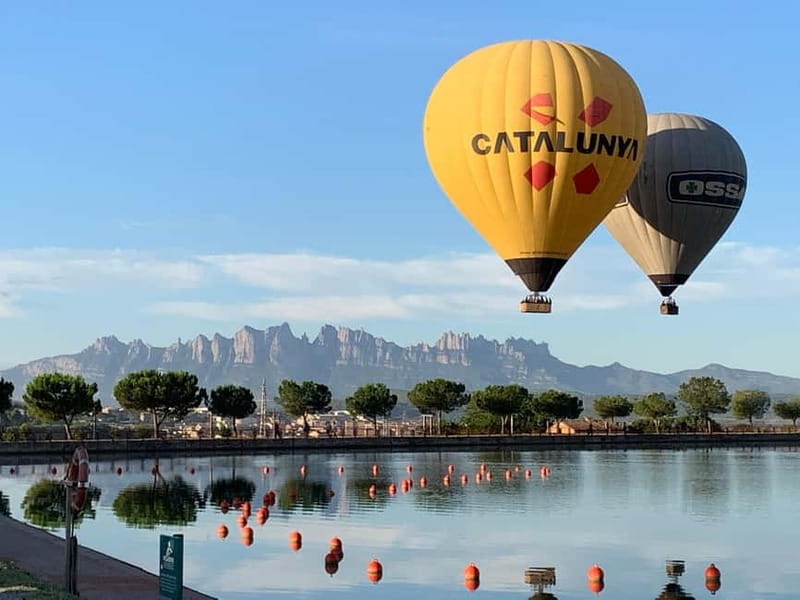 Balloon flight: panoramic view of Montserrat and Transport from Barcelona - One hour above Montserrat