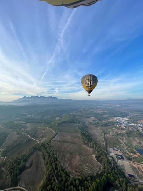 Balloon flight: panoramic view of Montserrat and Transport from Barcelona - Landing, Cava, and the practical finish