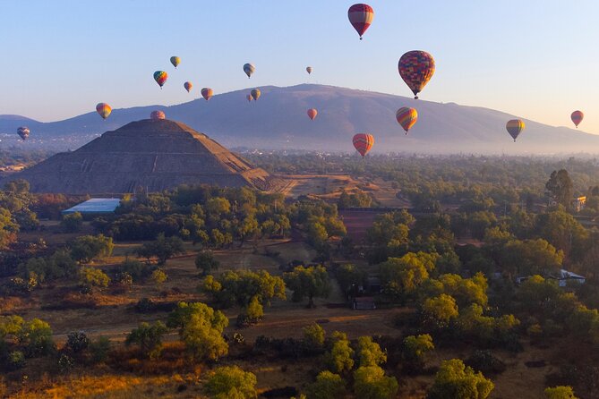 Balloon flight + pick up in CDMX + Breakfast in Cave + Teotihuacan - A 4:30 a.m. start from Mexico City