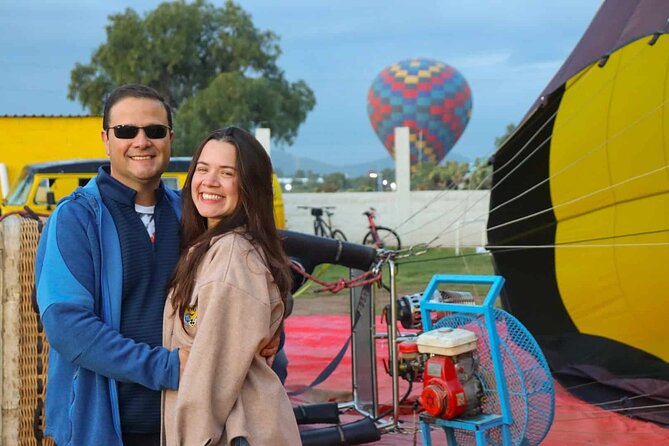 Balloon flight Teotihuacan, Breakfast in a cave Pick up in CDMX - Seeing the Teotihuacán valley from a balloon