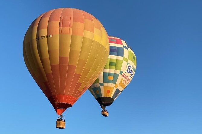 Balloon flight + Transportation + Breakfast in Cave or buffet + Pyramids - Walking among the pyramids at Teotihuacán