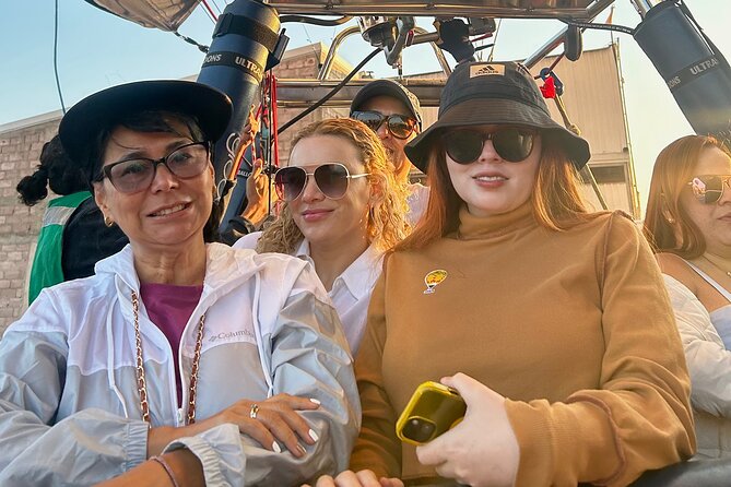 Balloon Flight with Breakfast and Transportation Option from CDMX - Breakfast at La Cueva Teotihuacán