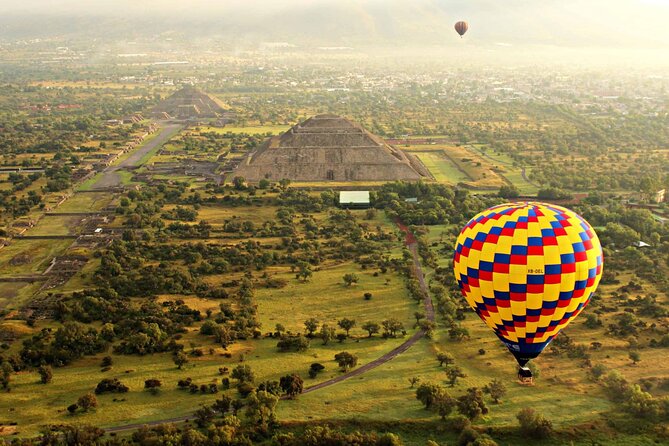 Balloon Flight with Breakfast in a Natural Cave and Transportation from CDMX - How much value do you get for $138.61?
