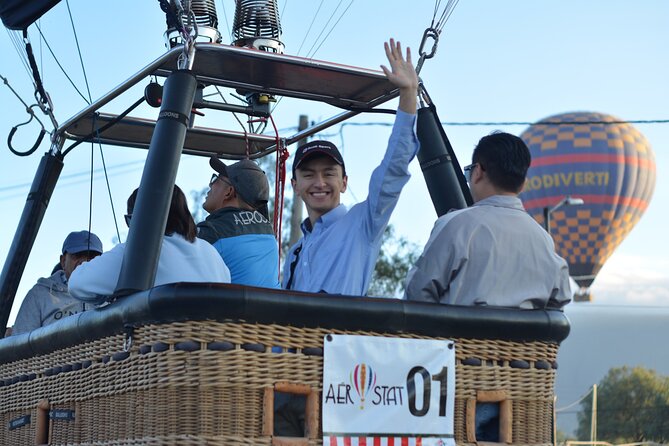 Balloon Flight with Breakfast in Cave and Pyramids of Teotihuacan - Who will enjoy this most?