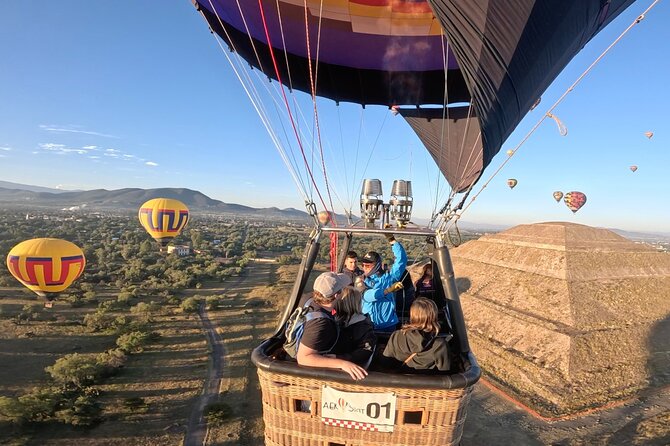 Balloon flight with breakfast in Cave and Pyramids tour from CDMX - Walking through the Teotihuacan archaeological zone