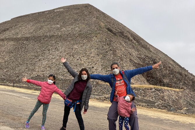 Balloon flight with or without Teotihuacan half day tour - The local cooperative and shopping stop