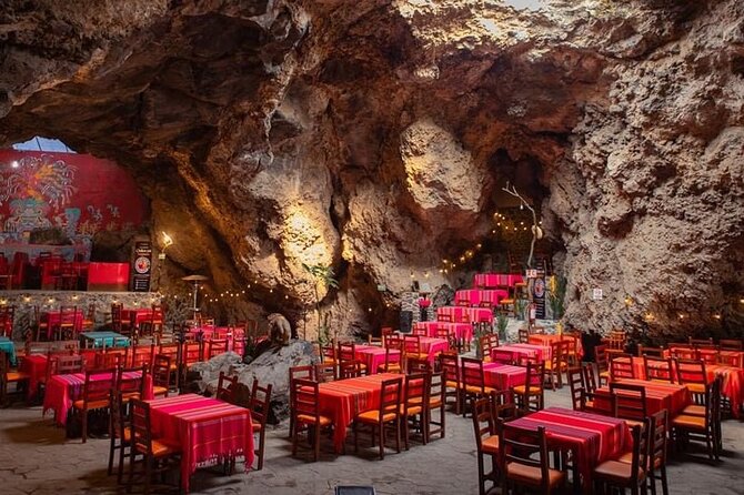 Balloon flight with pyramids tour and transportation from Mexico City - Breakfast Inside La Cueva Teotihuacan