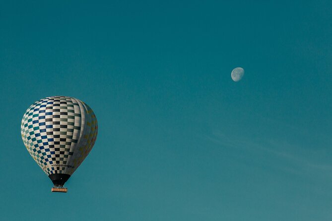Balloon Ride with Champagne Toast from Monsaraz - Watching the balloon come to life
