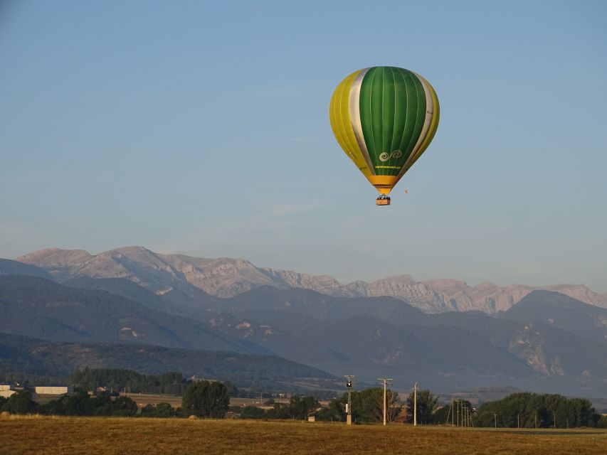 Barcelona: Hot Air Balloon Flight Experience - A pilot who explains more than the view