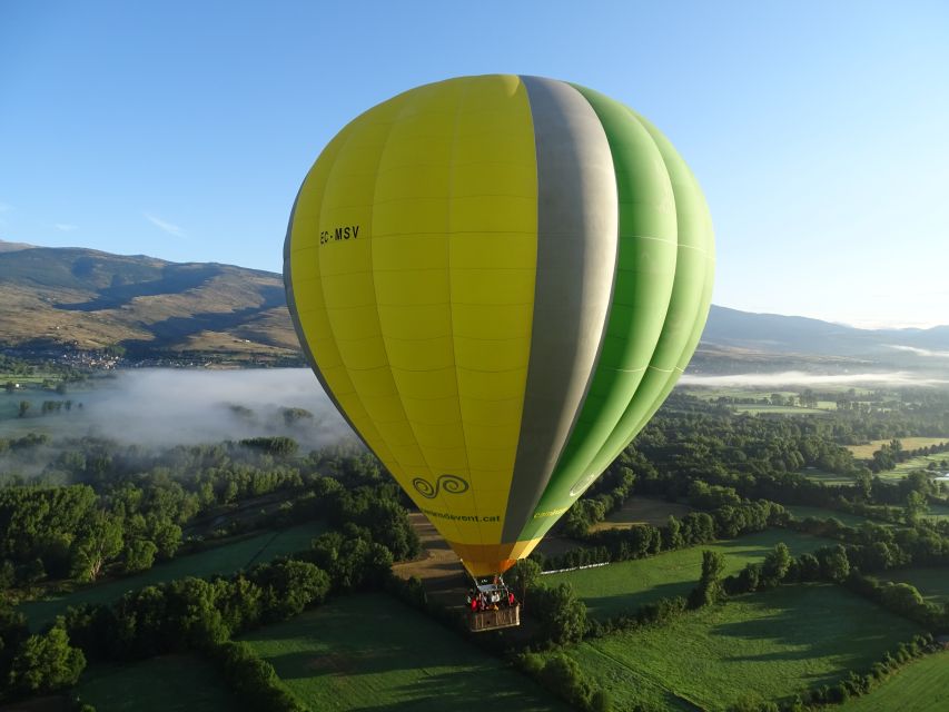 Barcelona: Hot Air Balloon Flight Experience - The landing and the little celebration