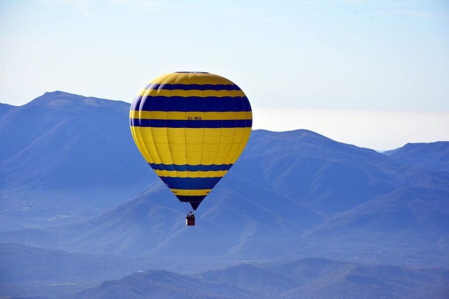 Barcelona: Hot Air Balloon Ride with Optional Transportation - Should you book this balloon ride?
