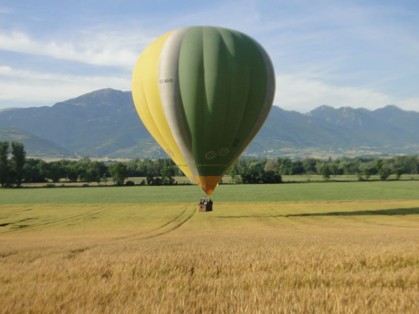 Barcelona: Private Hot Air Balloon Ride - Landing in a field and returning by off-road vehicle