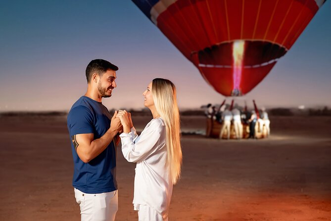 Breakfast in the sky with Hot air Balloon - Why a seated balloon basket matters in Dubai