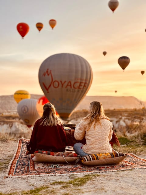 Breakfast with balloons in the valley ( private table ) - The early pickup and 90-minute schedule