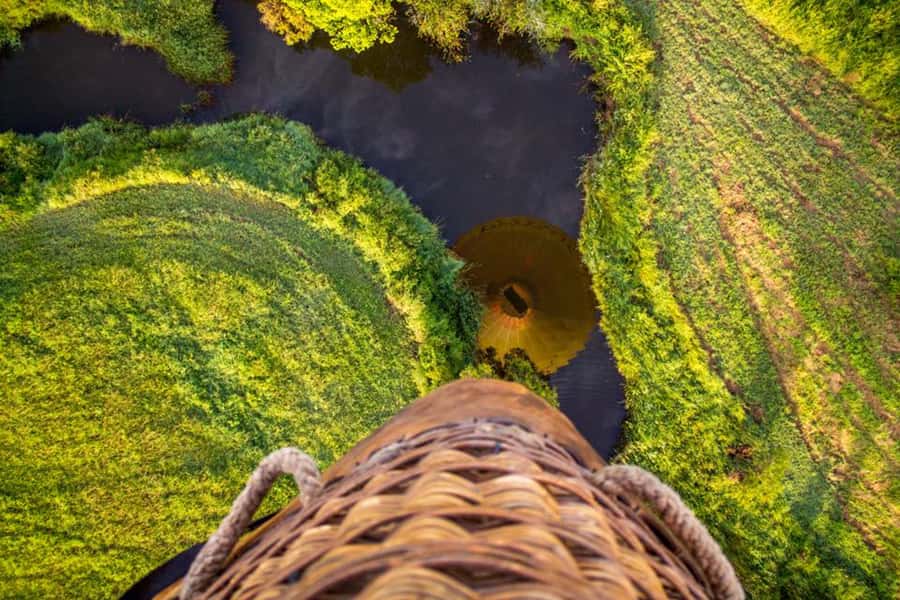 Brisbane: Hot Air Balloon Flight with Vineyard Breakfast - A pre-dawn start at the Scenic Rim