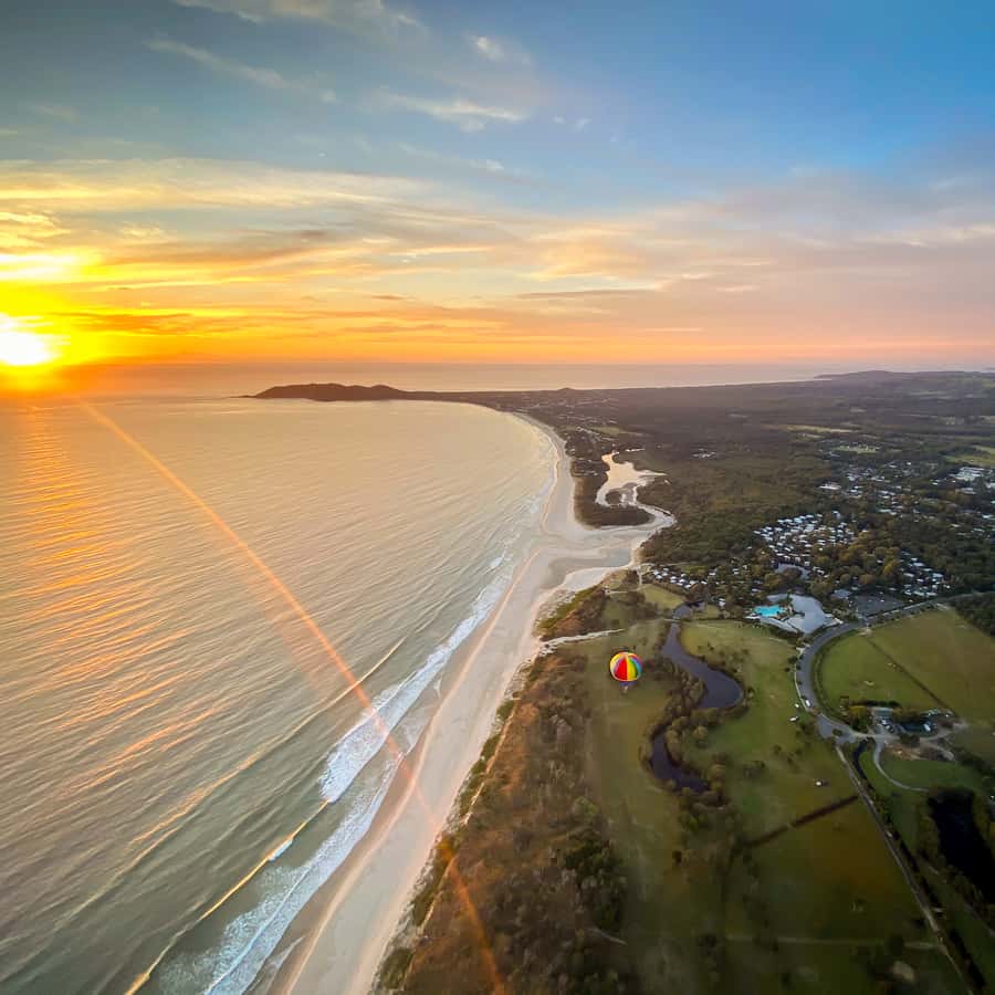 Byron Bay: Sunrise Hot Air Balloon Flight with Breakfast - Returning to The Farm for Breakfast