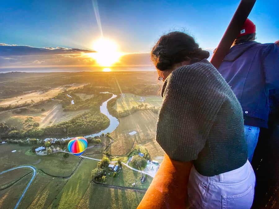 Byron Bay: Sunrise Hot Air Balloon Flight with Breakfast - Crew, Communication, and Weather Changes