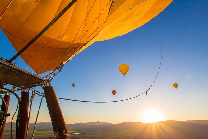 Cairns Classic Hot Air Balloon ride - Breakfast, bubbly, and the return trip