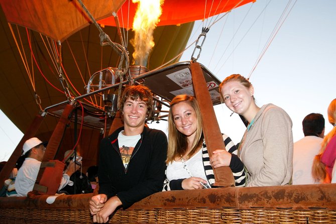 Cairns Classic Hot Air Balloon ride - The 4:00 am pickup and drive to the launch site