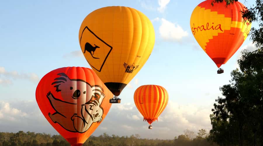 Cairns: Hot Air Balloon Flight with Transfers - Leaving Cairns before sunrise