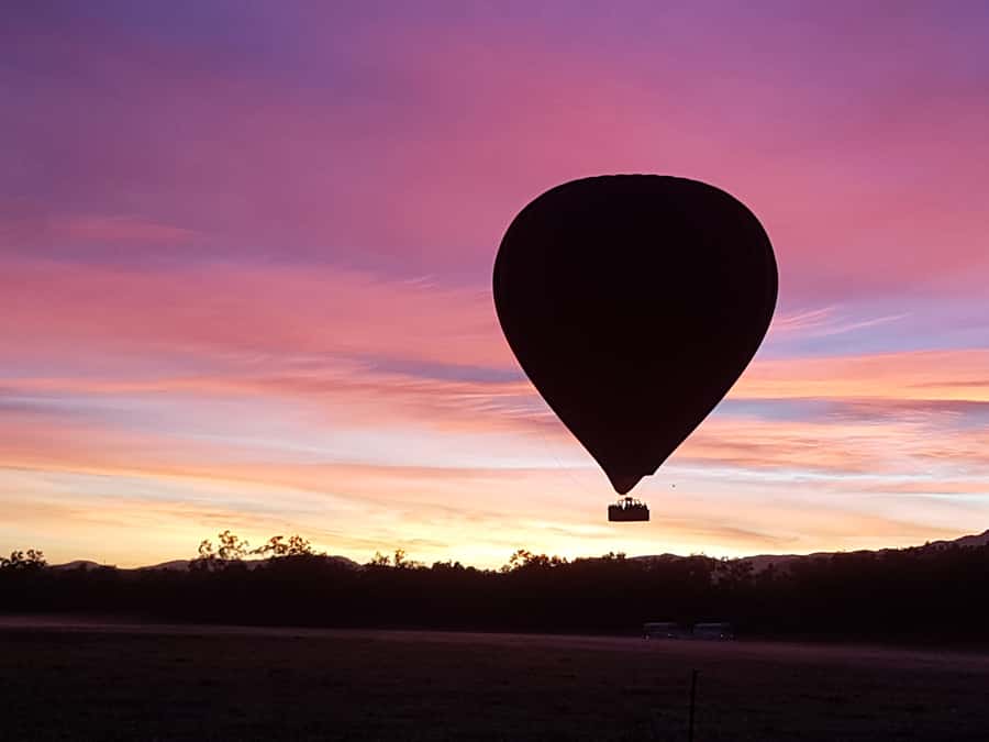 Cairns: Hot Air Balloon Flight with Transfers - What the $350 price really covers