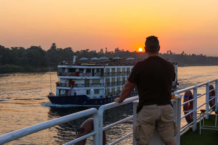 Cairo: Private 5-Day Egypt Tour with Alexandria & Balloon - Day one: the Pyramids, the Sphinx, and Cairo’s museum