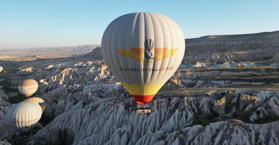 Cappadocia: Fairy Chimneys Sunrise Hot Air Balloon Flight - The safety briefing and basket setup